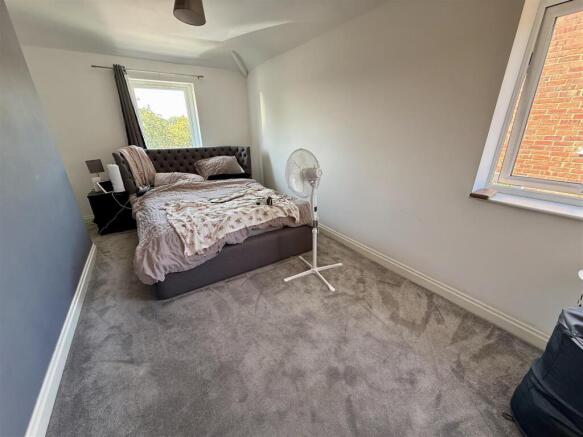 3 bed Semi-Detached for sale Image 8