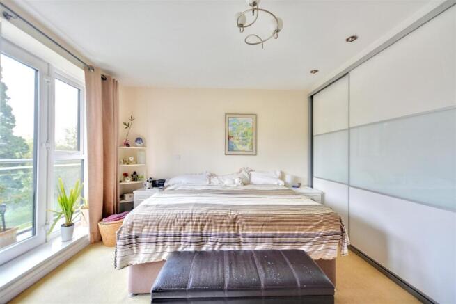 Bedroom 1_2.jpeg
