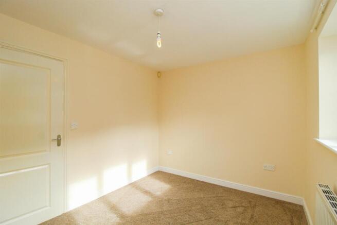2 bed Flat for sale Image 6