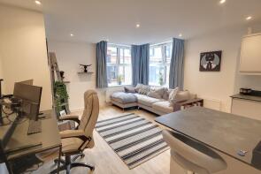 Flat 37, Saxon Gate, Back Of The Walls, Southampton SO14 3HA