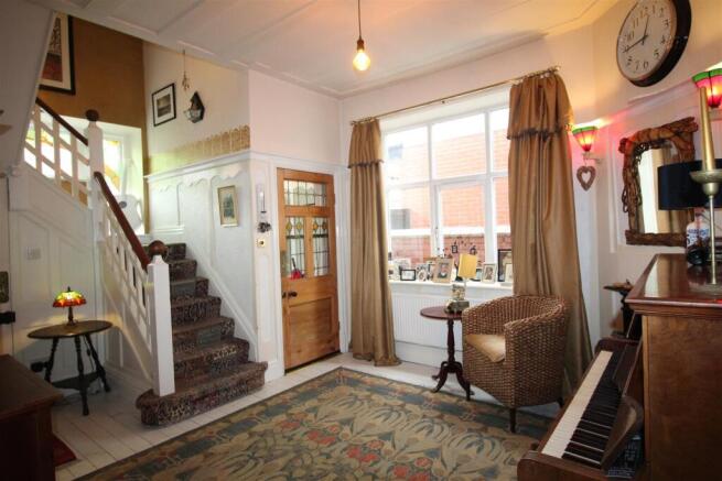 Park Road 74, Entrance Hall.JPG