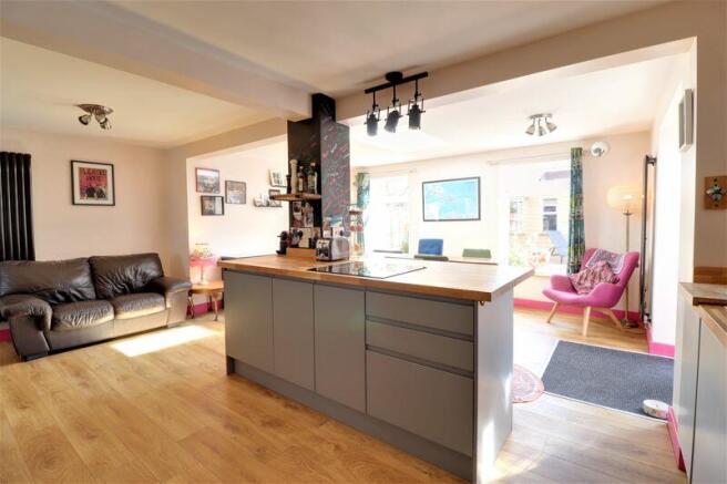 Open Plan Kitchen, Dining & Livin...