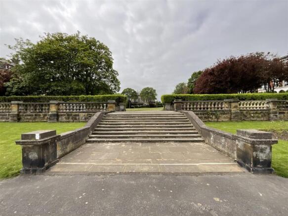 2 bed Flat for sale Image 11