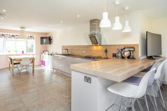 Kitchen Diner 2