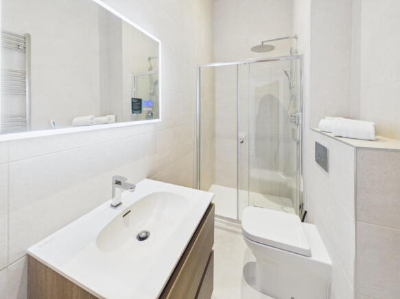 2 bed Penthouse for sale Image 9