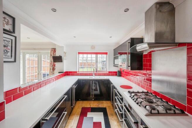 3 bed Semi-Detached for sale Image 6