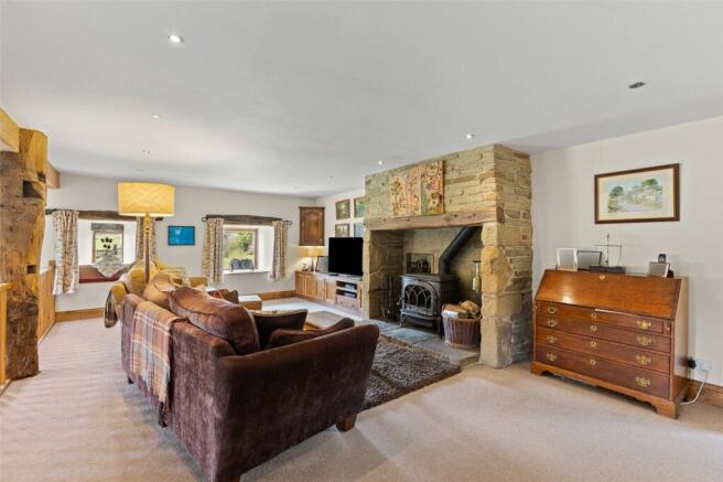 5 bed Detached for sale Image 5