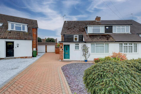 Harries Way, Holmer Green, High Wycombe, Buckinghamshire, HP15