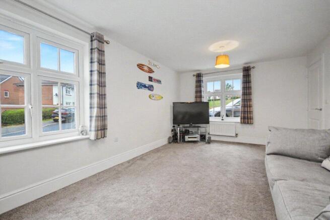 4 bed Detached for sale Image 5