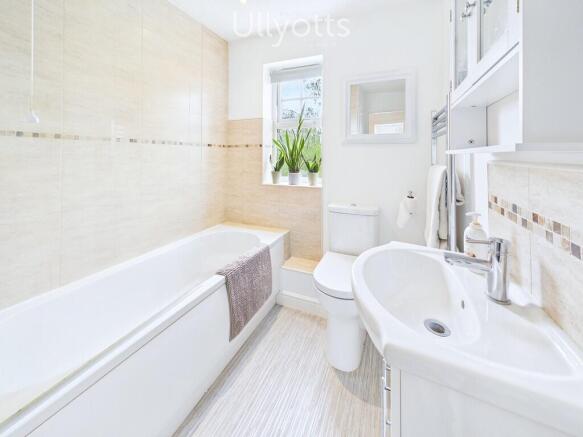 3 bed Detached to rent Image 11