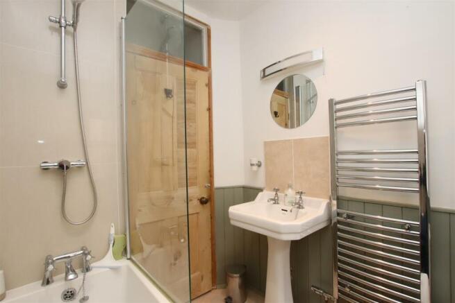 Bathroom.JPG