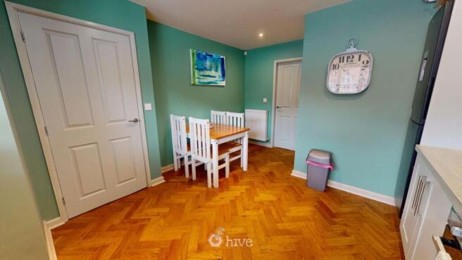 3 bed Semi-Detached for sale Image 6