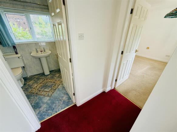 5 bed Detached to rent Image 9