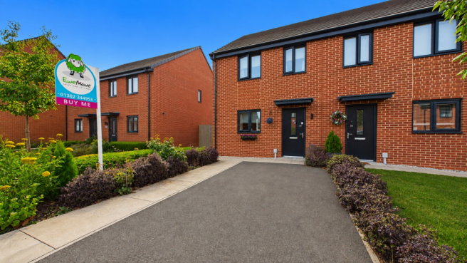 2 bed Semi-Detached for sale Image 12
