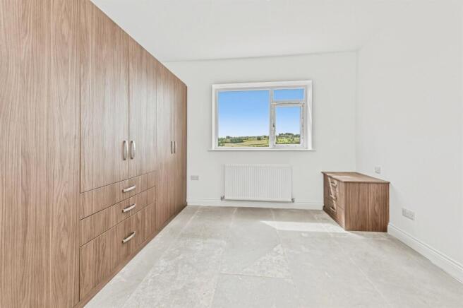 4 bed Detached for sale Image 11