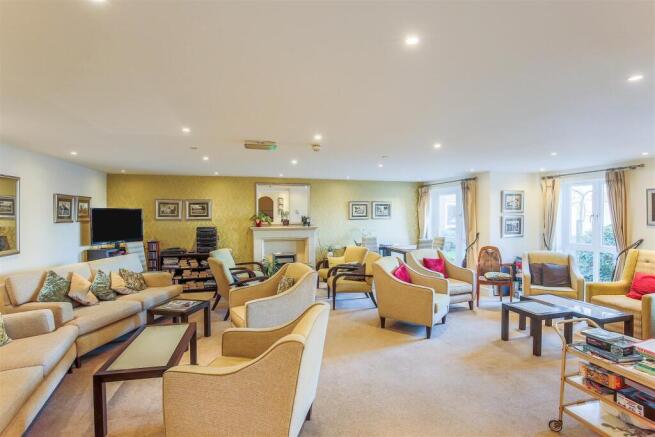 Communal Lounge 2.jpg