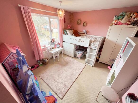 BEDROOM 2