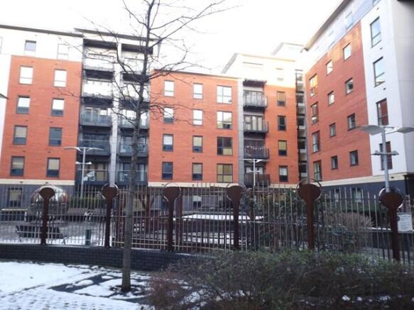 2 bed Apartment to rent Image 8