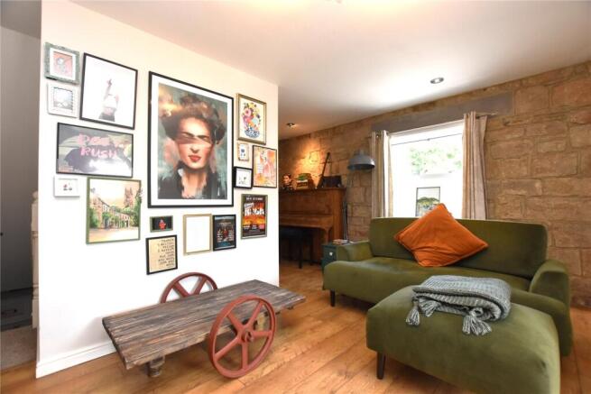 2 bed Apartment for sale Image 6