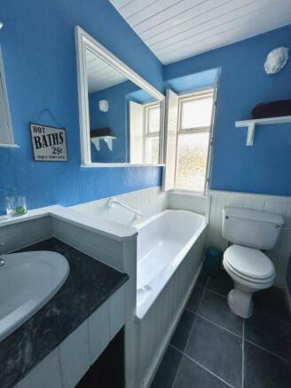 bathroom1.jpg