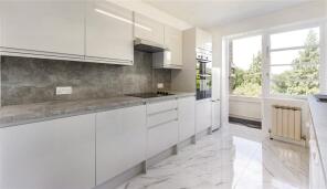 55, Exeter House, Putney Heath, London SW15 3SX
