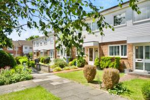 14, Kingspark Court, South Woodford, London E18 2DD