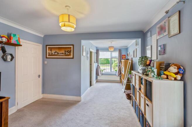 5 bed Detached for sale Image 10