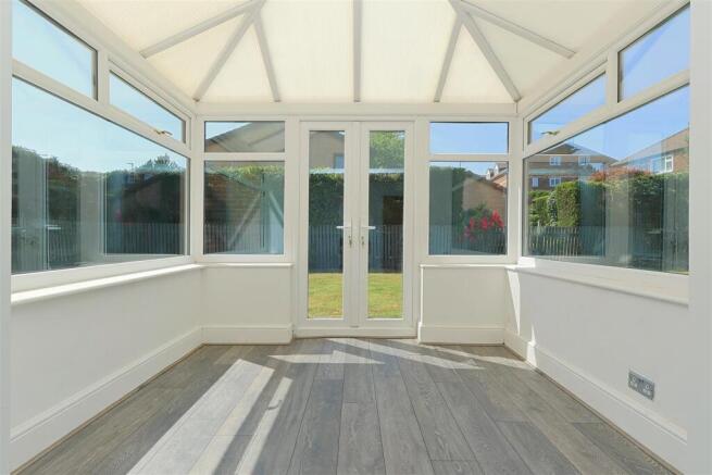4 bed Detached for sale Image 11