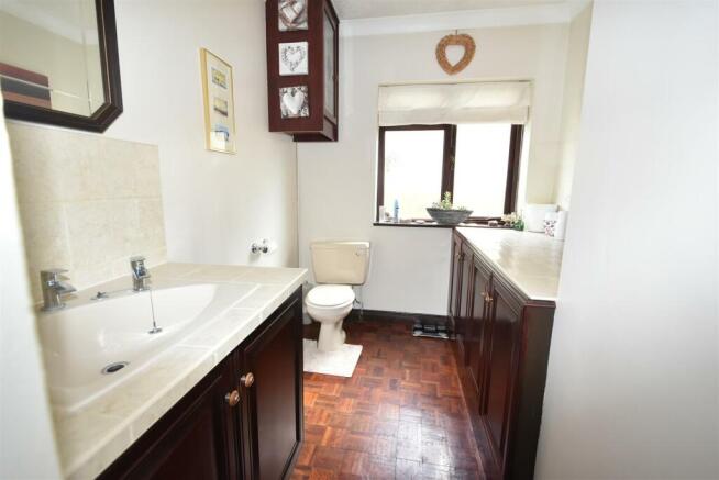 Cloakroom/Utility Room