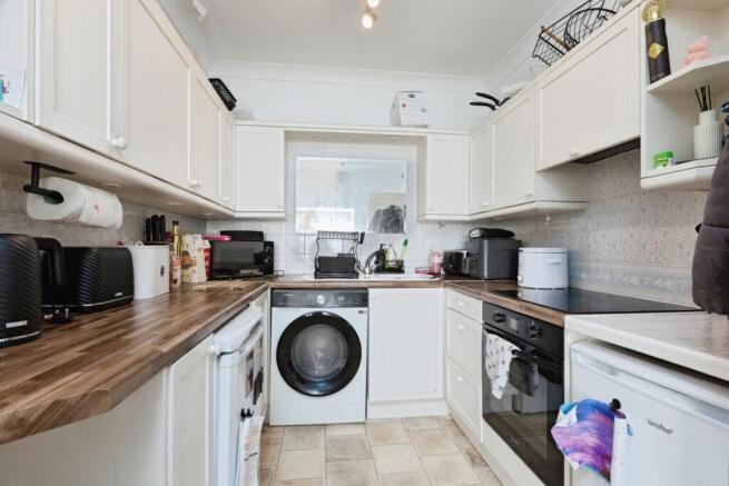 2 bed Apartment for sale Image 5
