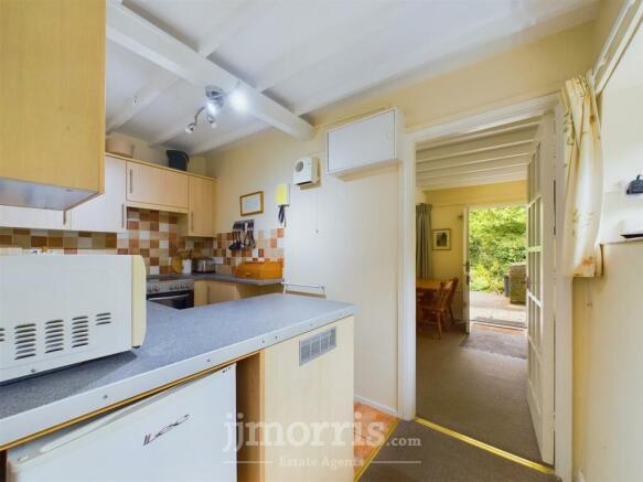 CAM03686G0-PR0112-STILL012.jpg
