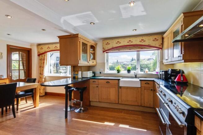 Kitchen / Dining Roo