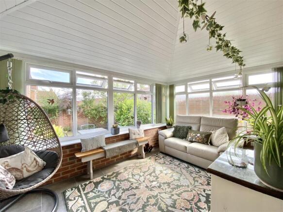 4 bed Detached for sale Image 6