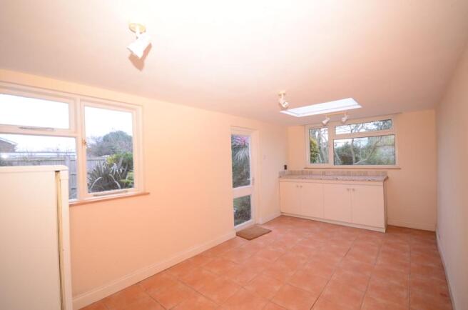 28 Barker Close u...