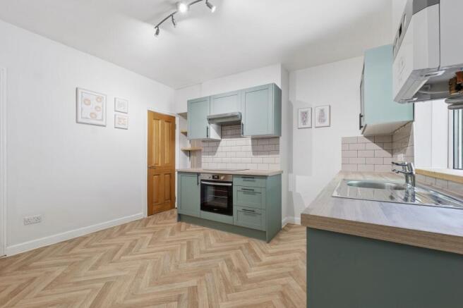 3 bed Terraced to rent Image 7