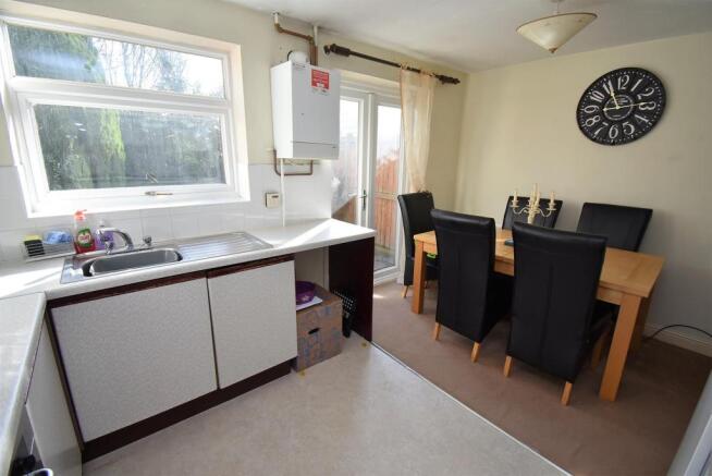 KITCHEN 1.jpg