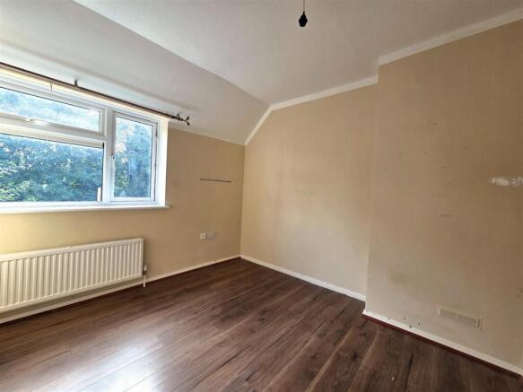 25 Kent - Bed1.jpg