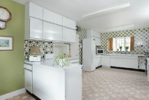 KITCHEN/BREAKFAST RO