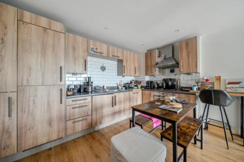 Queensland Road, Islington, London, N7