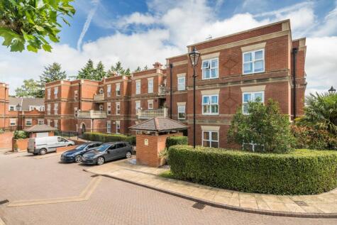 Franklin Court, Wormley, Godalming, Surrey, GU8