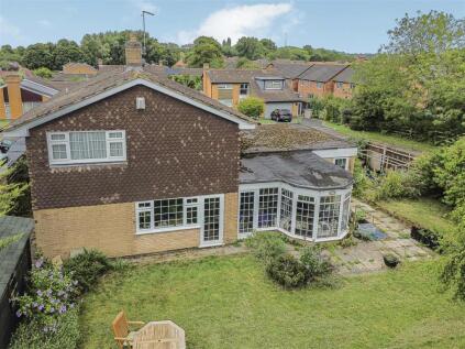 Grovelands, Daventry, NN11