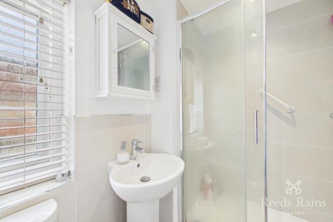 4 bed Detached for sale Image 9