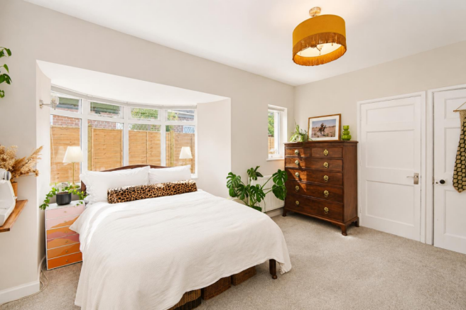 4 bed Detached for sale Image 9