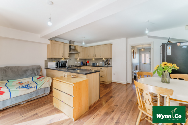 4 bed Town House for sale Image 7