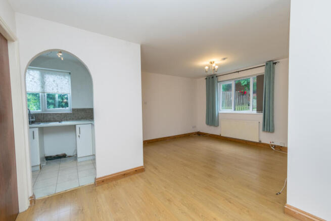 2 bed Flat for sale Image 5