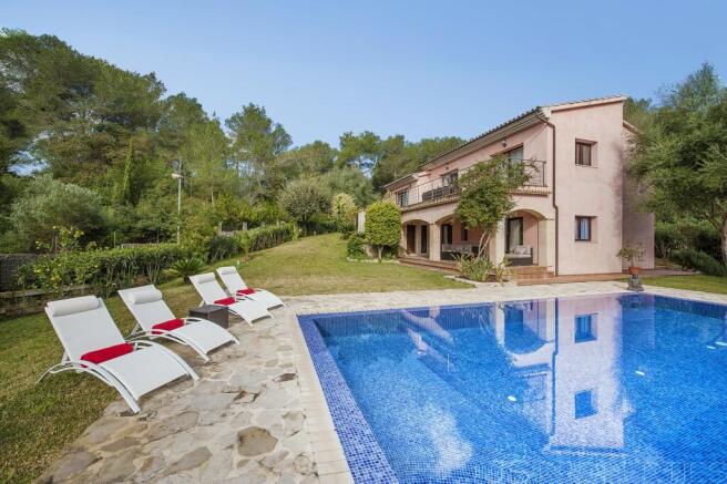 SPECTACULAR VILLA LOCATED NEAR POLLENSA WITH RENTAL LICENSE