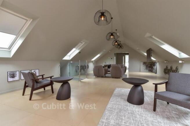 Lounge/ Diner