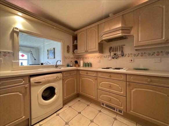2 bed Flat for sale Image 9