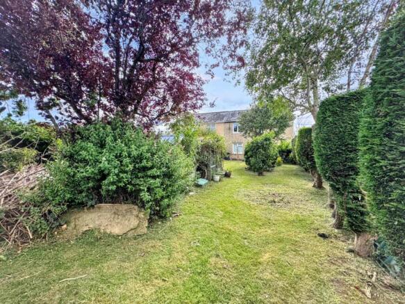 REAR GARDEN 2