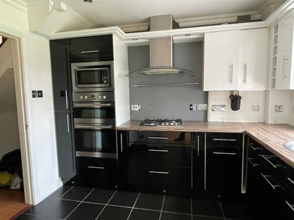 Kitchen.,..jpg